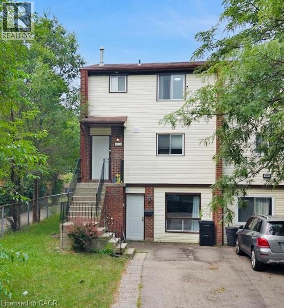 421 BAIRSTOW Crescent