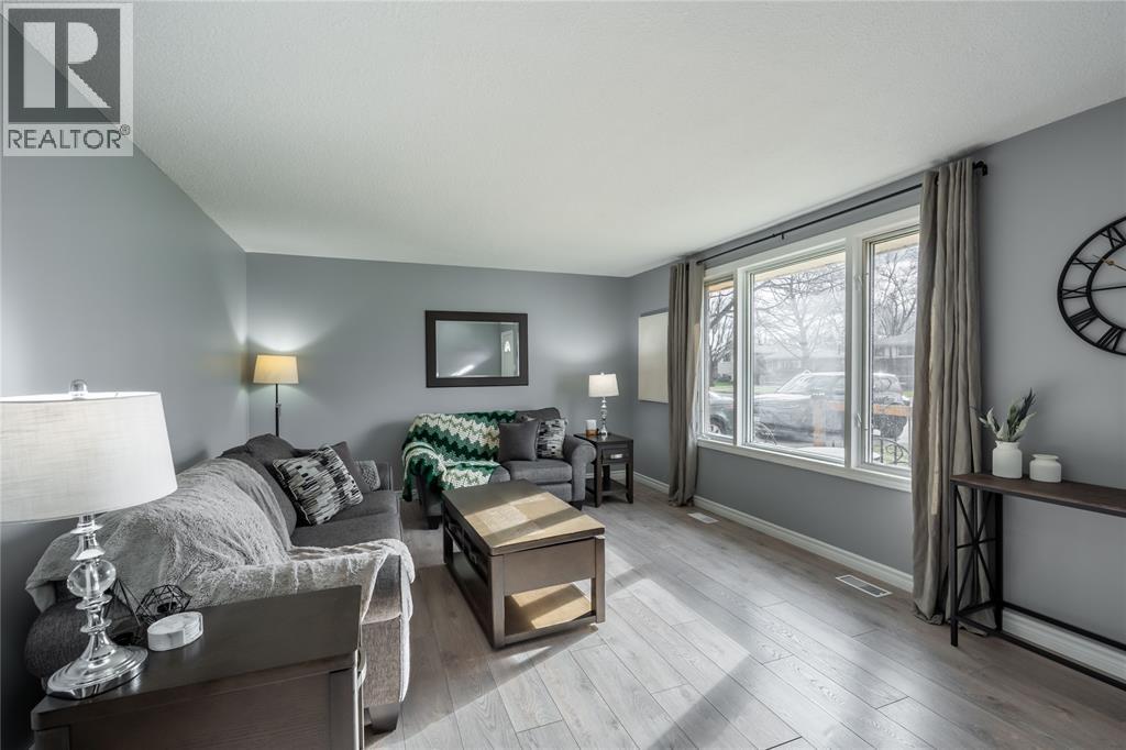 304 BRENTWOOD CRESCENT