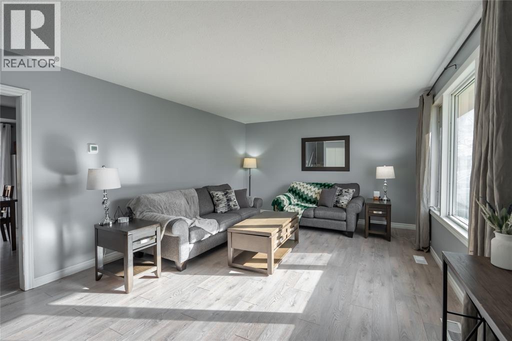 304 BRENTWOOD CRESCENT