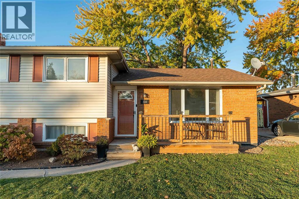 304 BRENTWOOD CRESCENT
