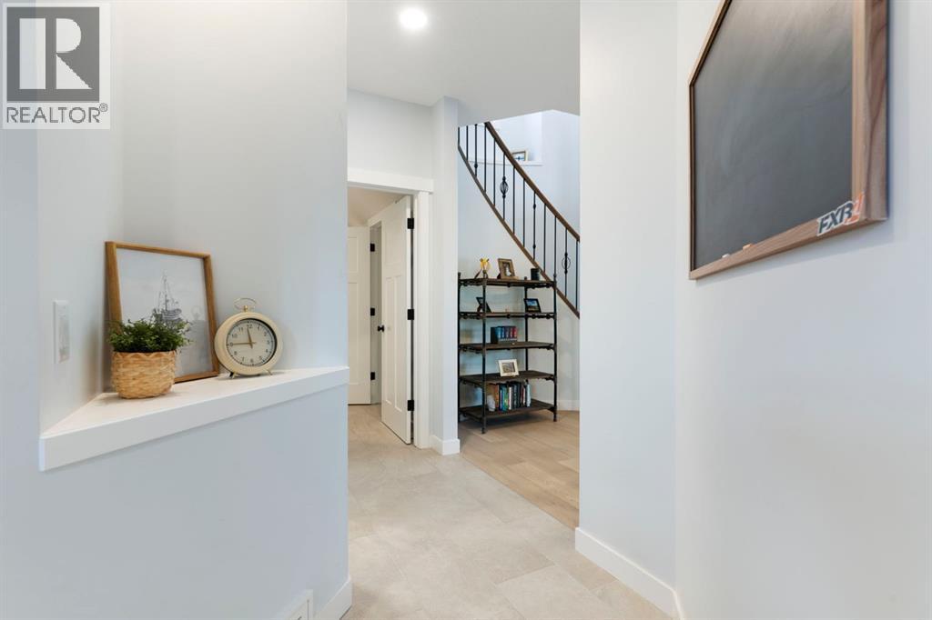 99 Ridge View Close