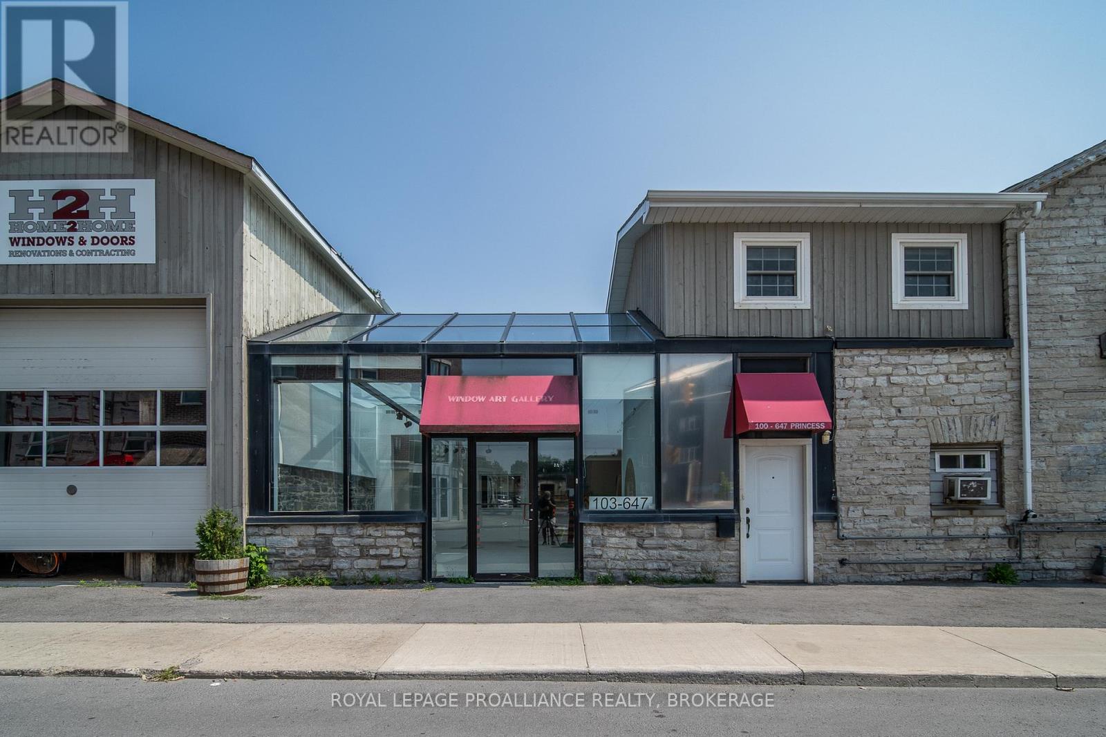 UNIT:VICTORIA ST ENTRANCE - 647 PRINCESS STREET