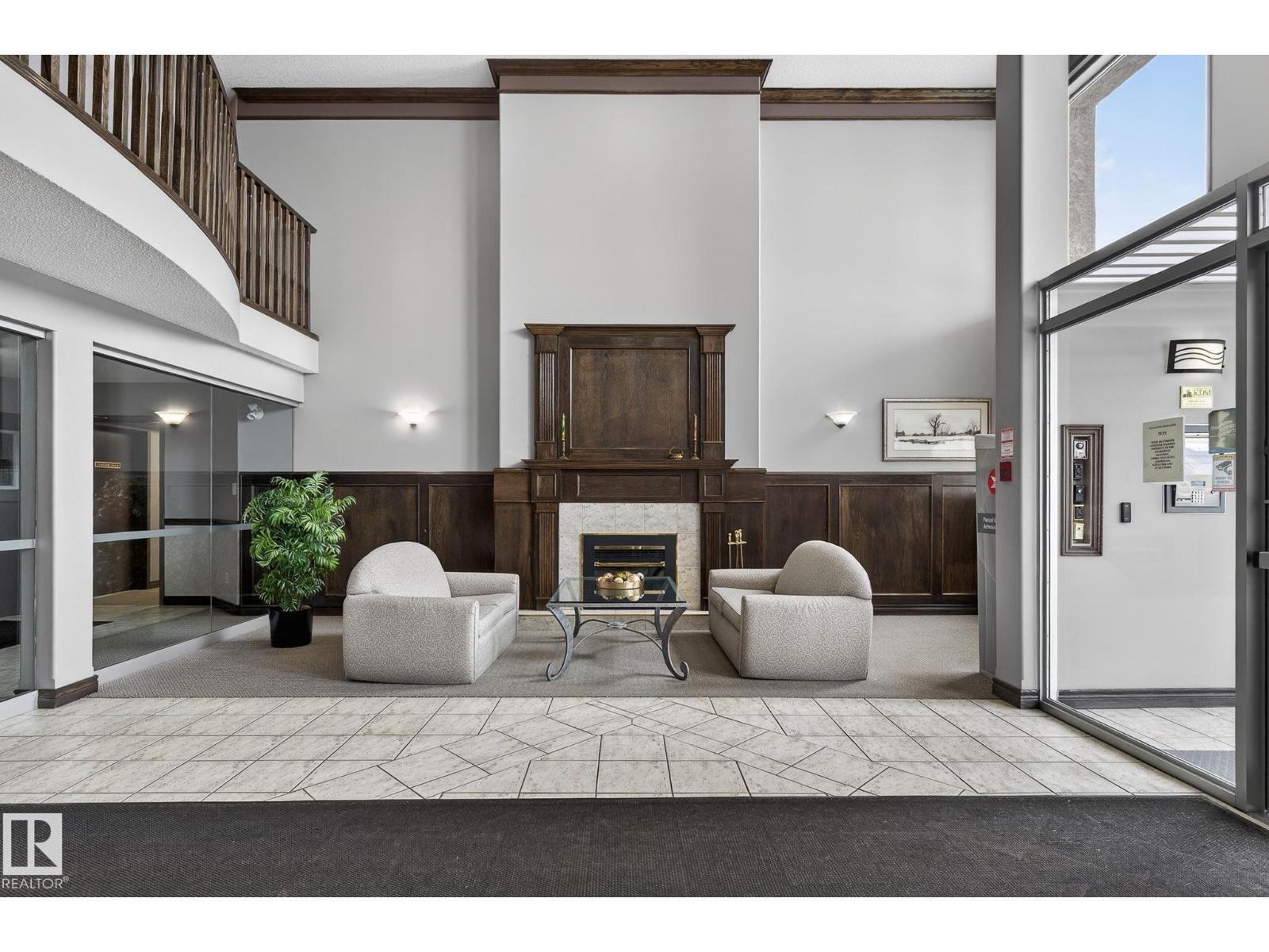 #206 182 HADDOW CL NW