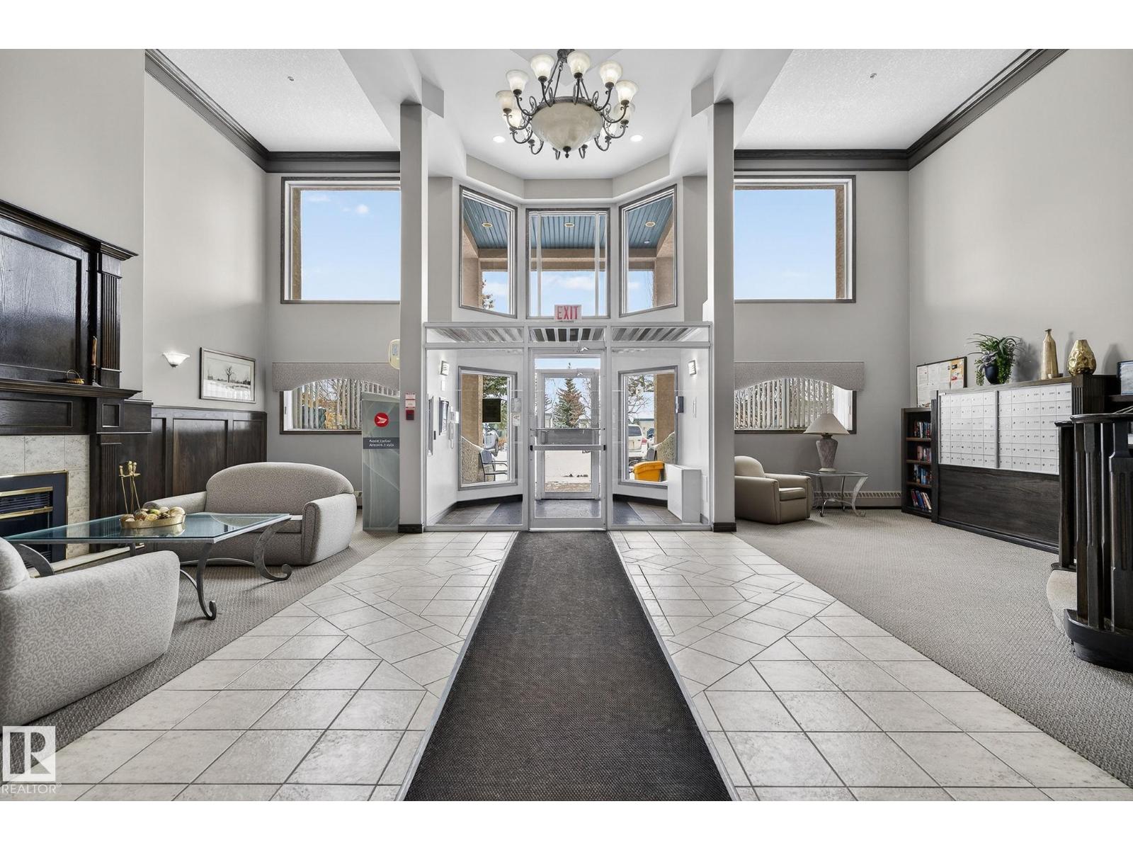 #206 182 HADDOW CL NW