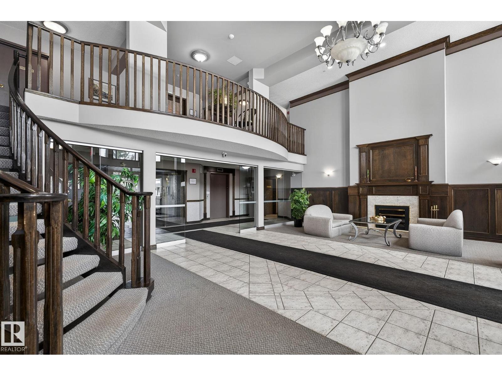 #206 182 HADDOW CL NW