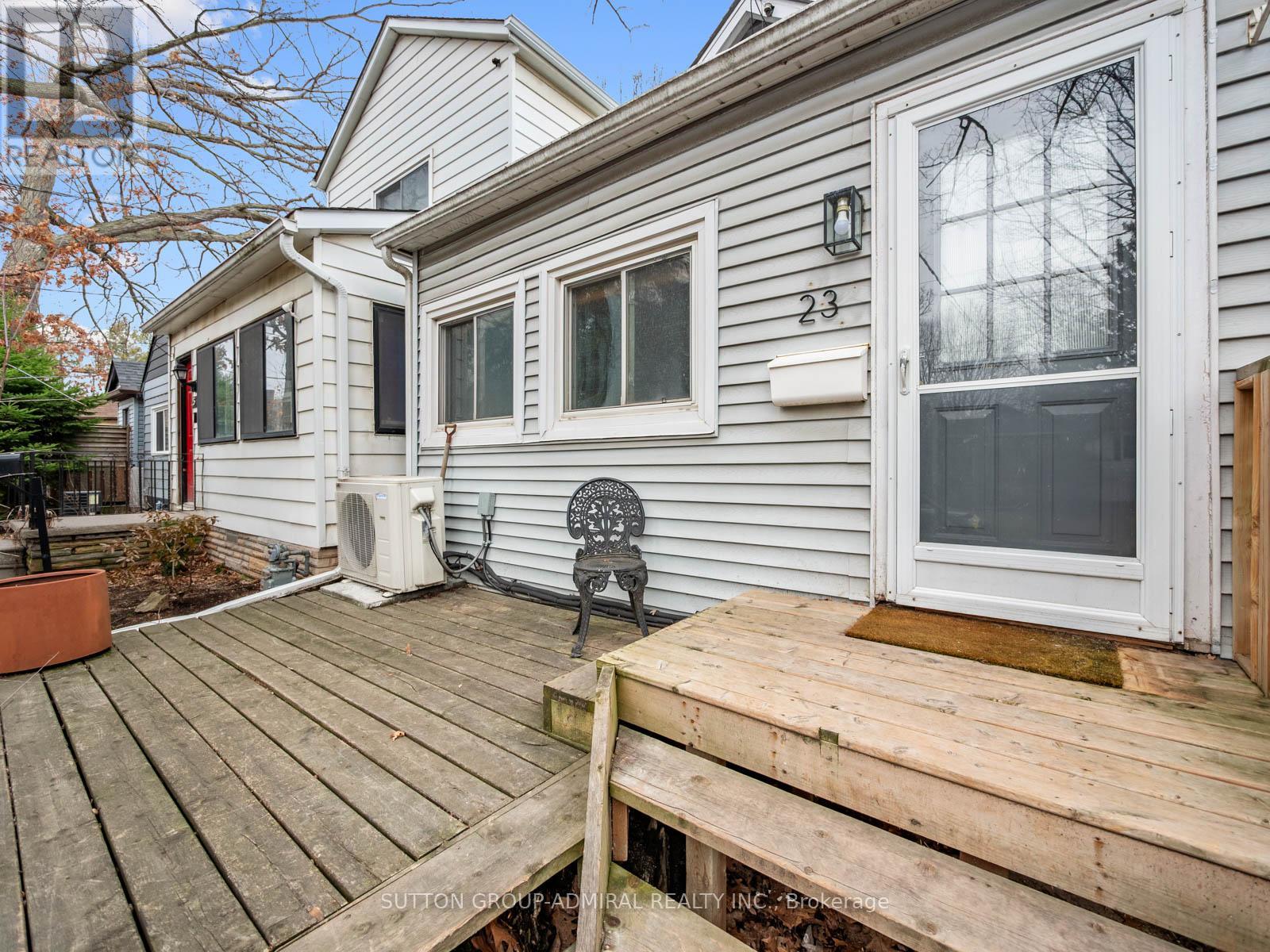 23 KENWORTHY AVENUE