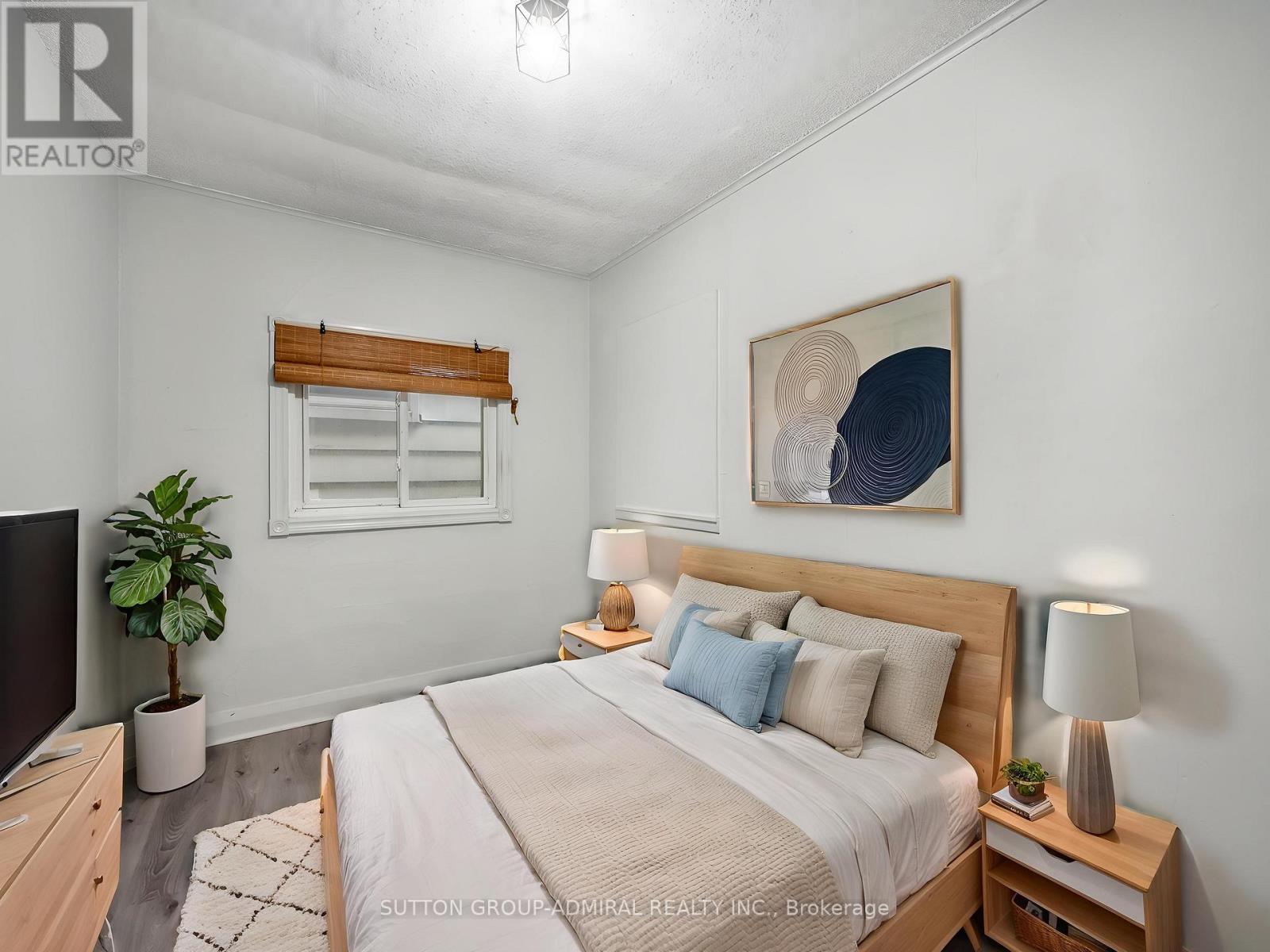 23 KENWORTHY AVENUE