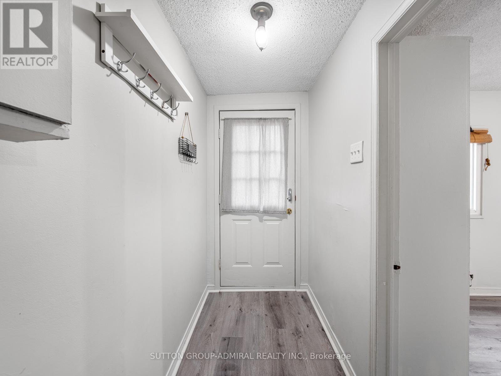 23 KENWORTHY AVENUE
