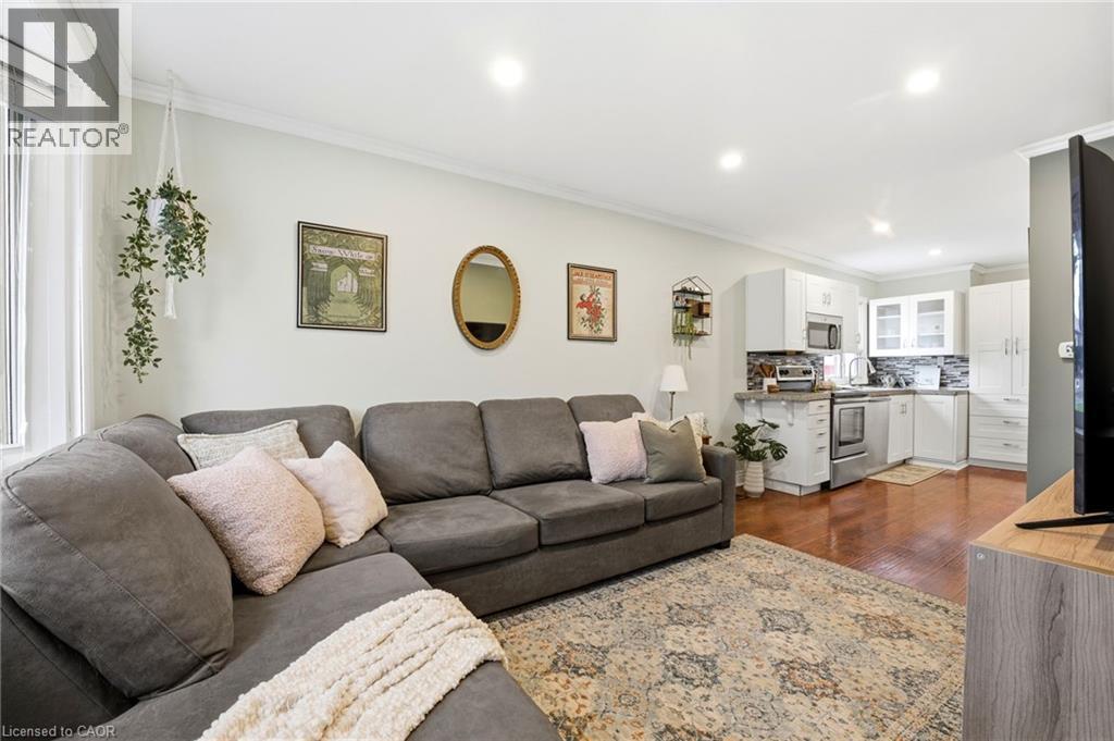 547 COCHRANE Road