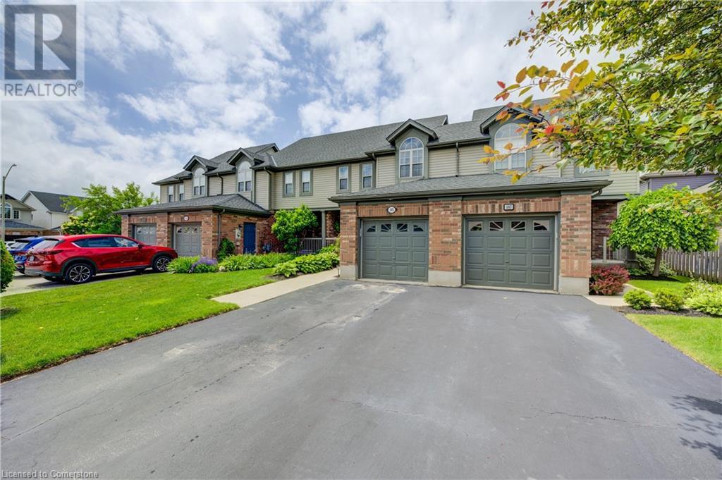 105 NORTHCLIFFE Crescent
