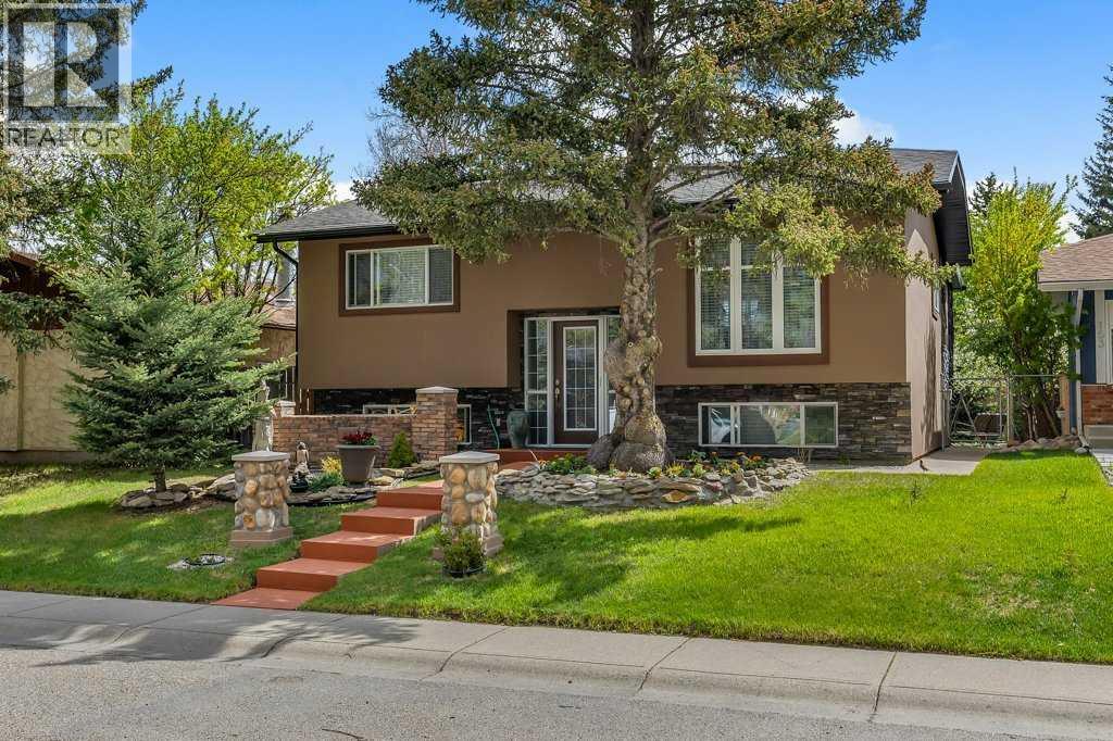 155 Midcrest Crescent SE