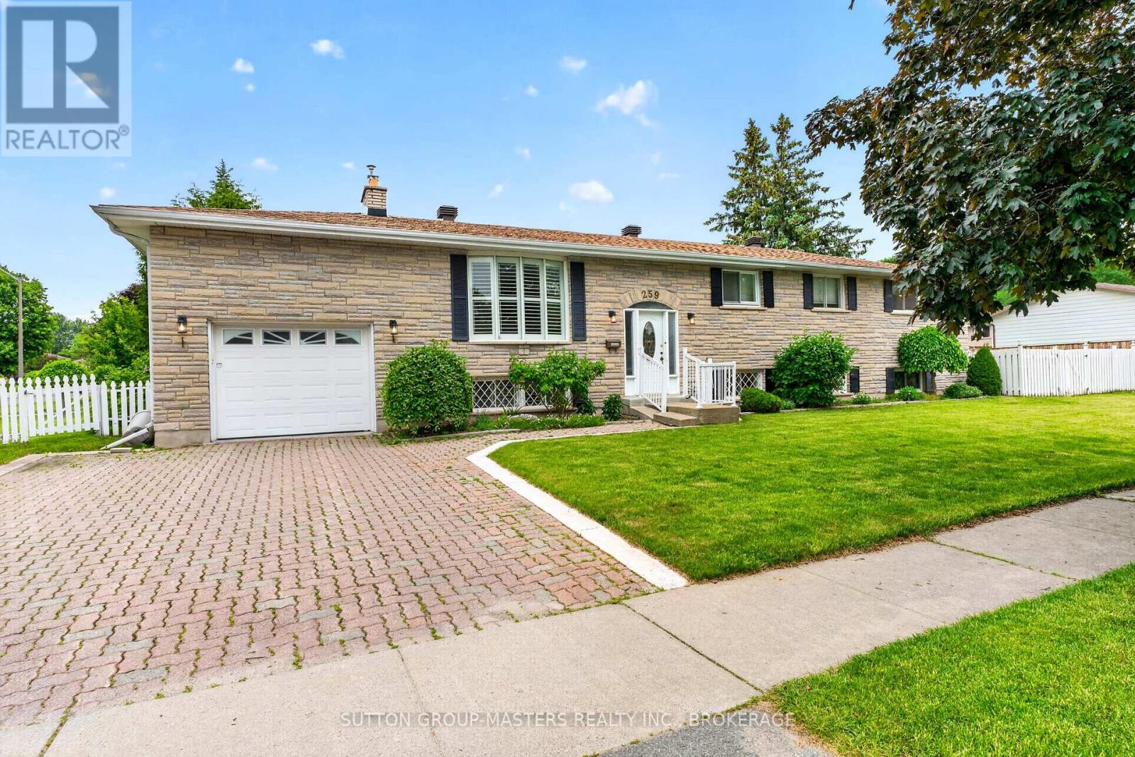 259 INVERNESS CRESCENT