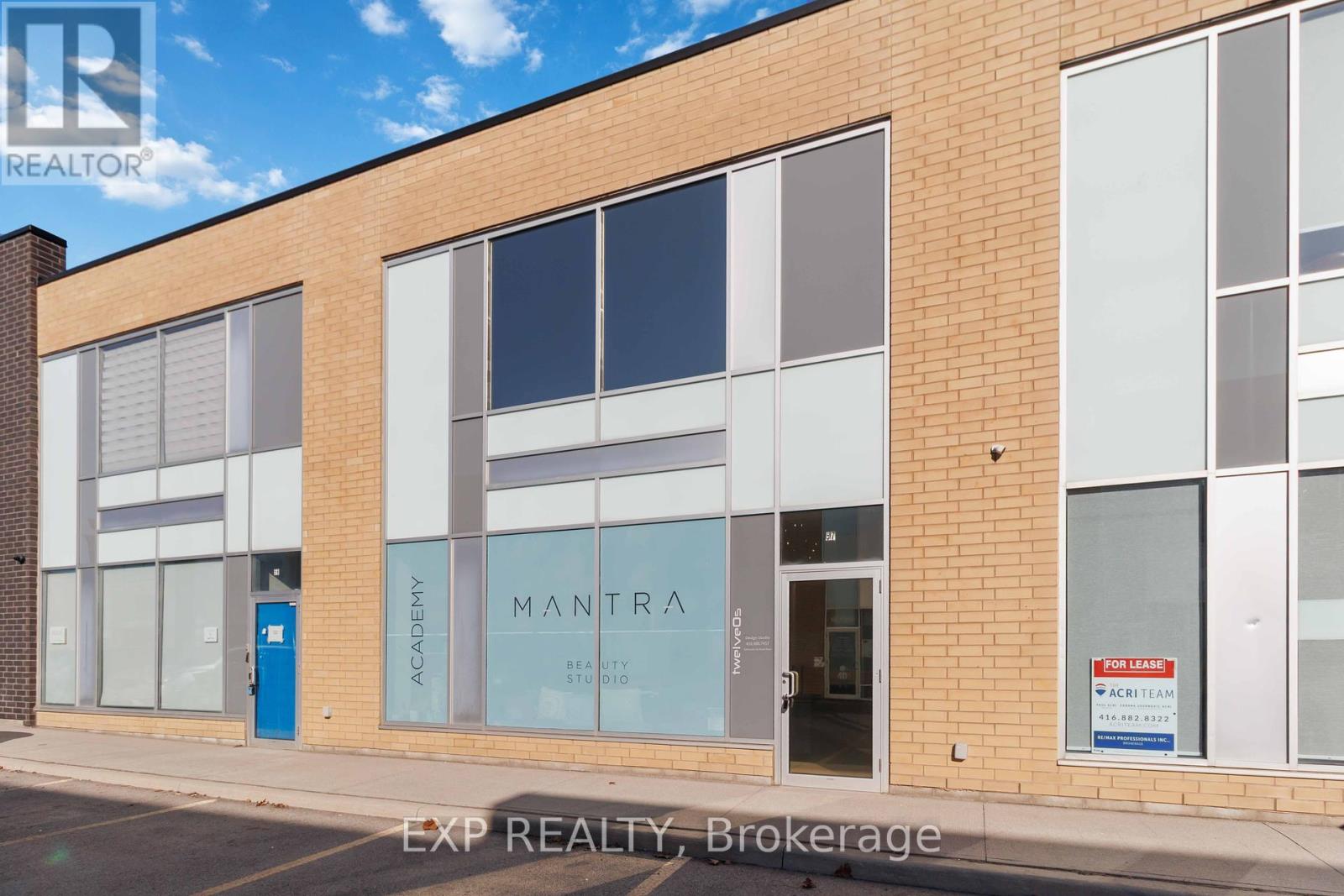 57 - 1215 QUEENS WAY E