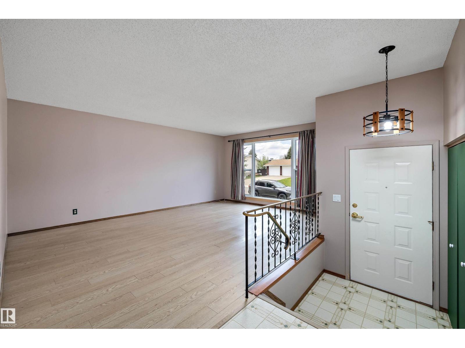 16307 111 ST NW