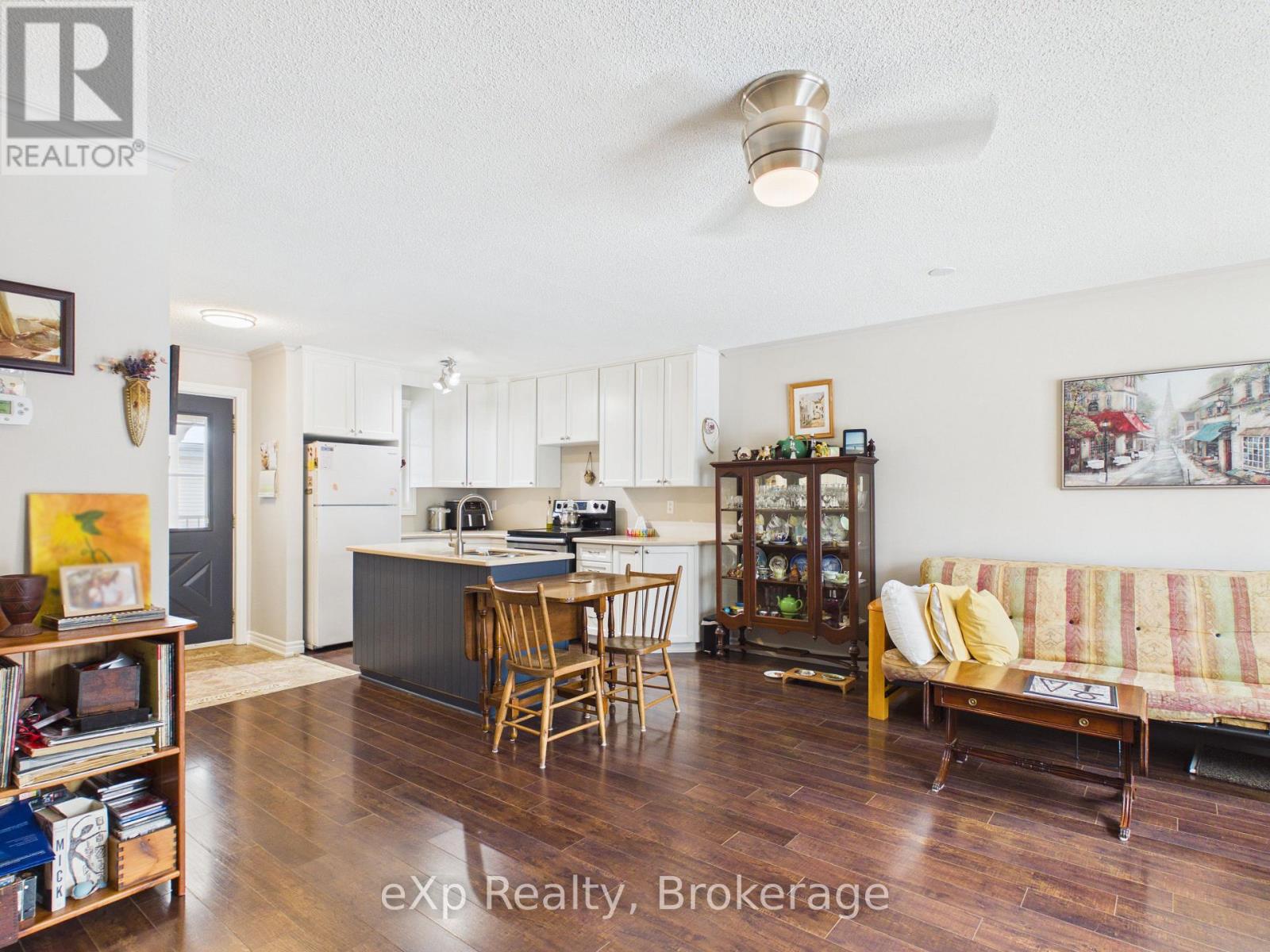 2 - 83 VICTORIA STREET