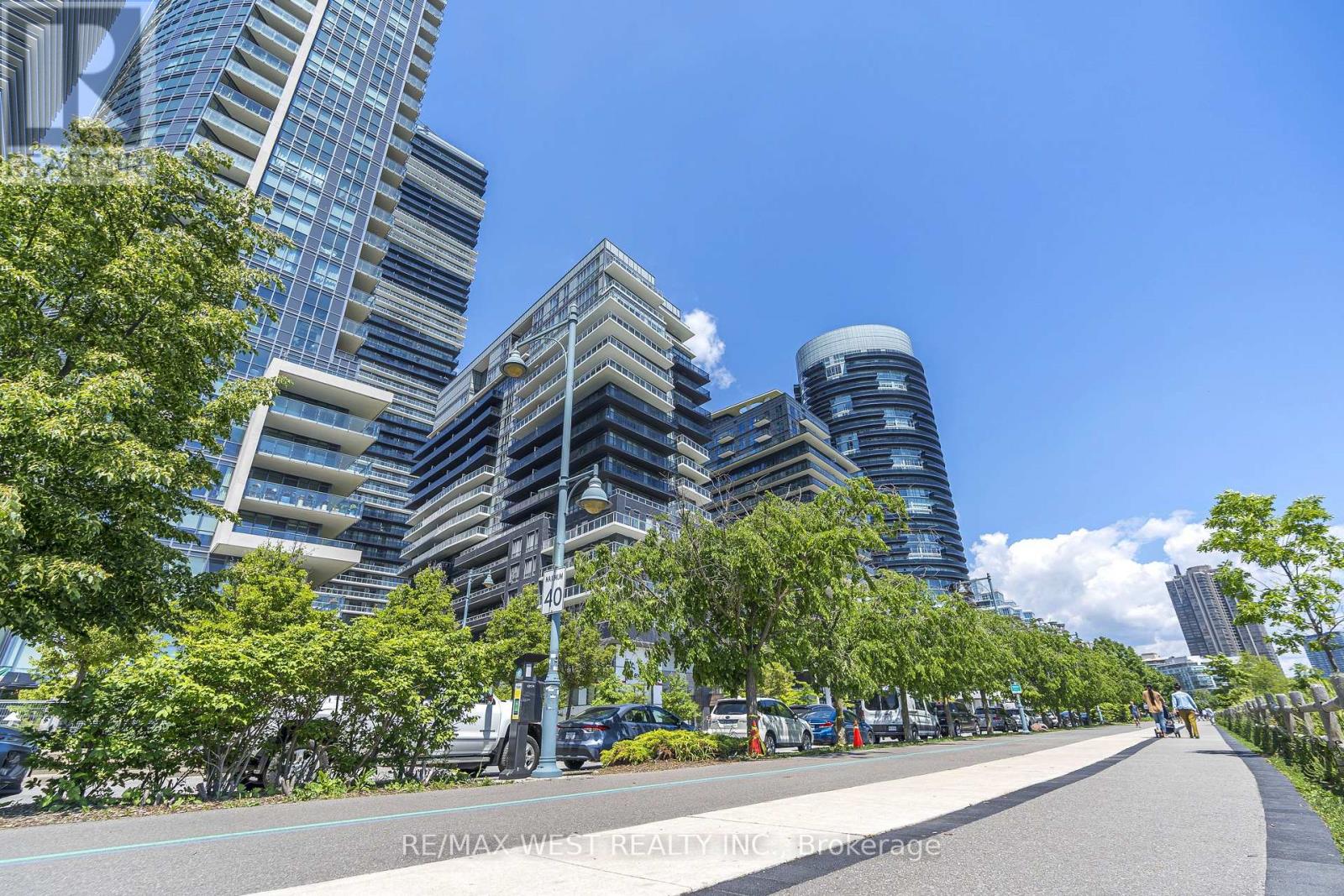 1705 - 10 PARK LAWN ROAD