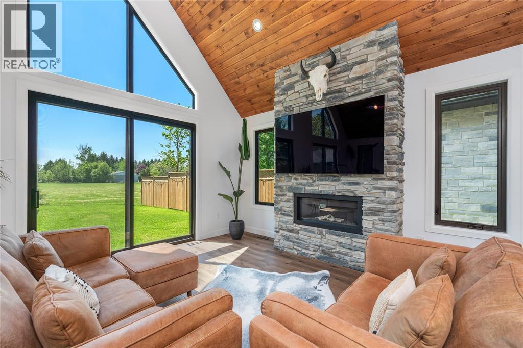 3913 EGREMONT ROAD
