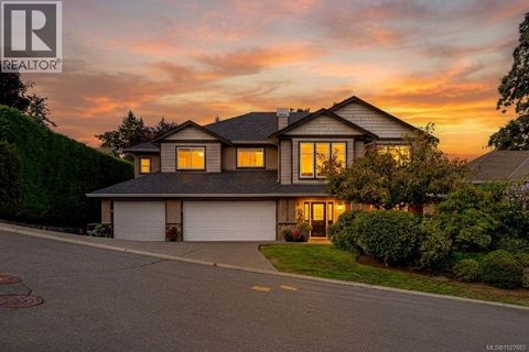 1204 Knockan Pl Saanich BC V8Z7L5