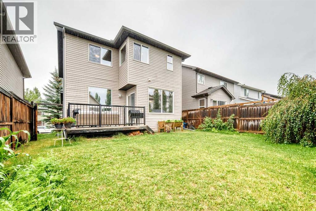 121 Chapalina Heights SE