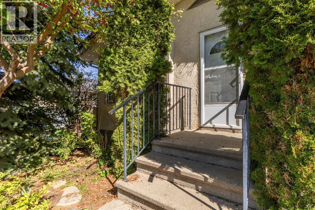 2201 6 Avenue N