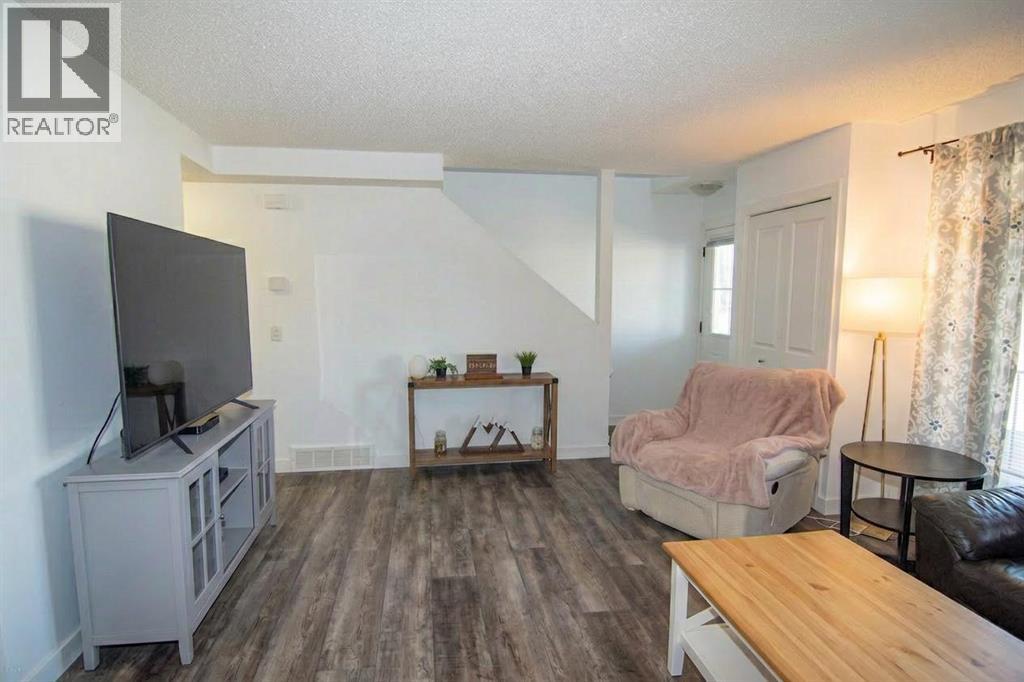 132 Copperpond Boulevard SE