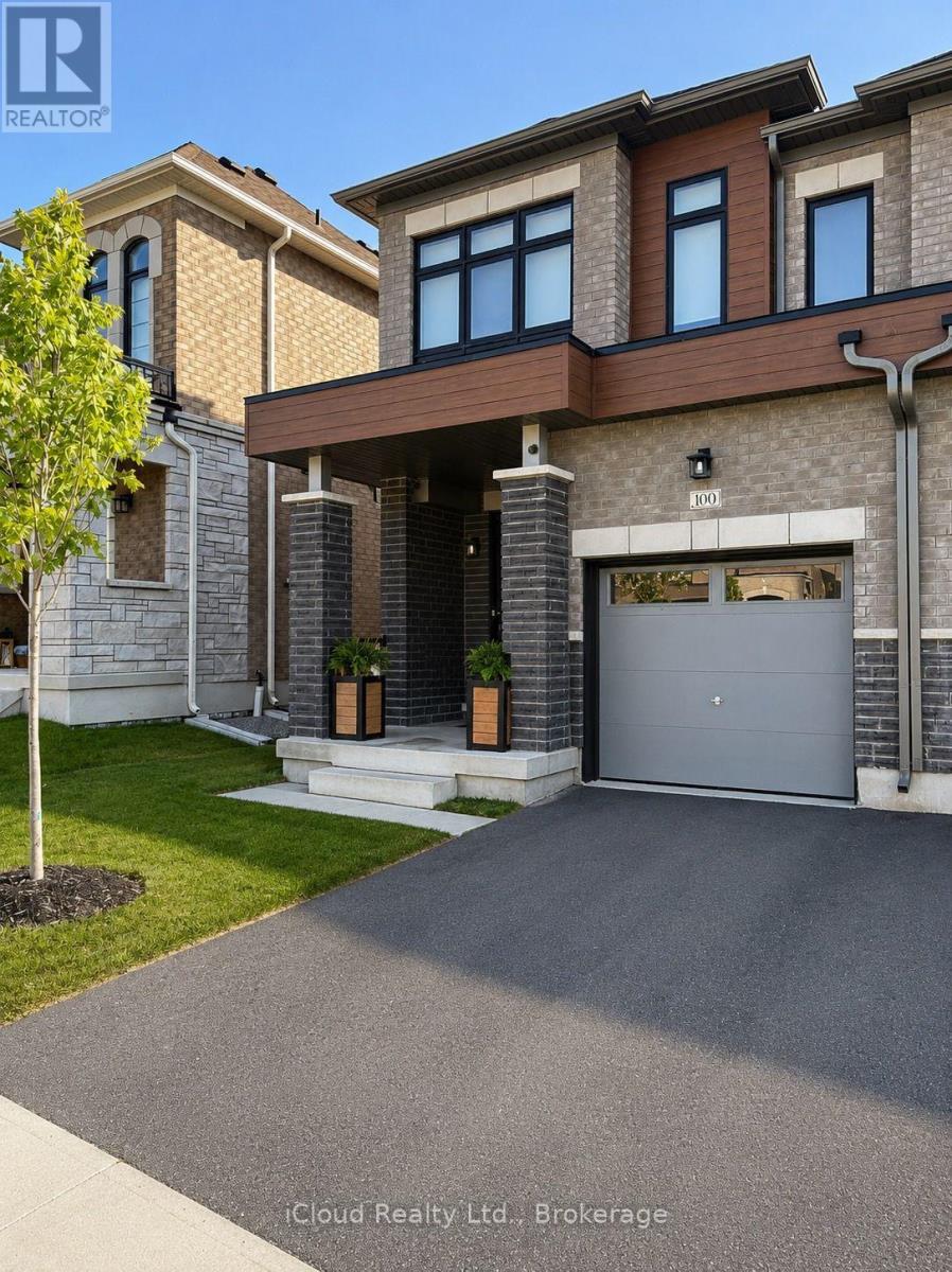 Photo 1 of 17 — 100 BEARBERRY ROAD, Springwater (Minesing), ON L9X2C9