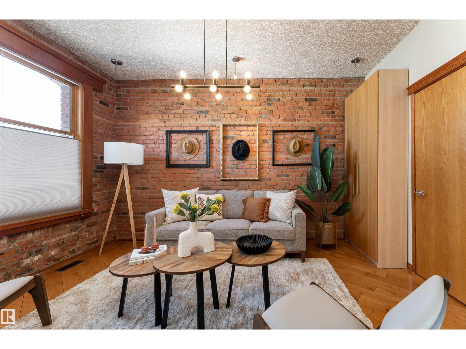 #301 10141 95 ST NW