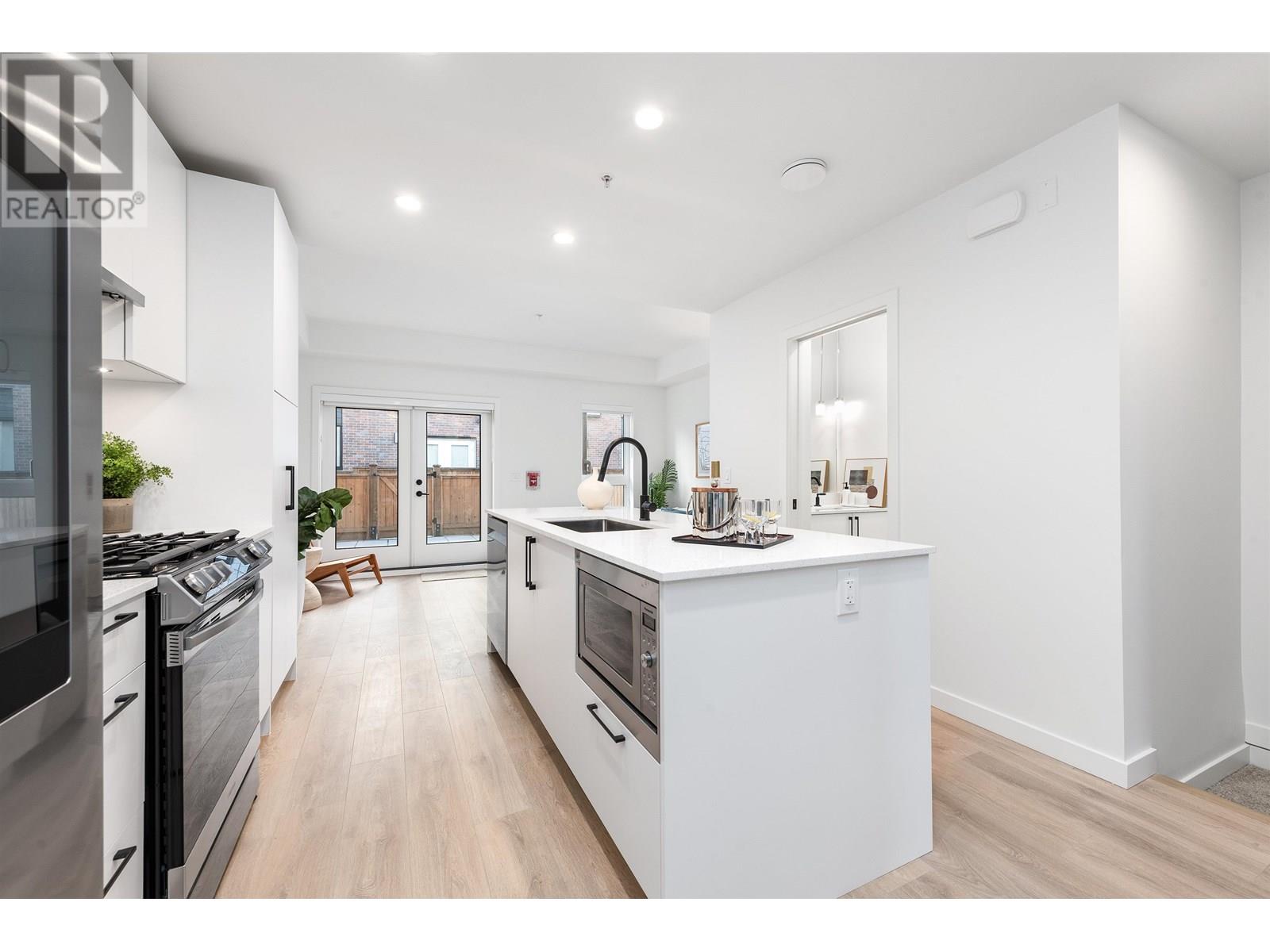 135 535 E 2ND STREET