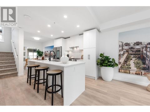 135 535 E 2ND STREET North Vancouver BC V7L1E1