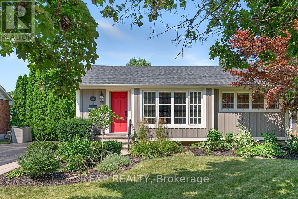 38 ALBANY DRIVE
