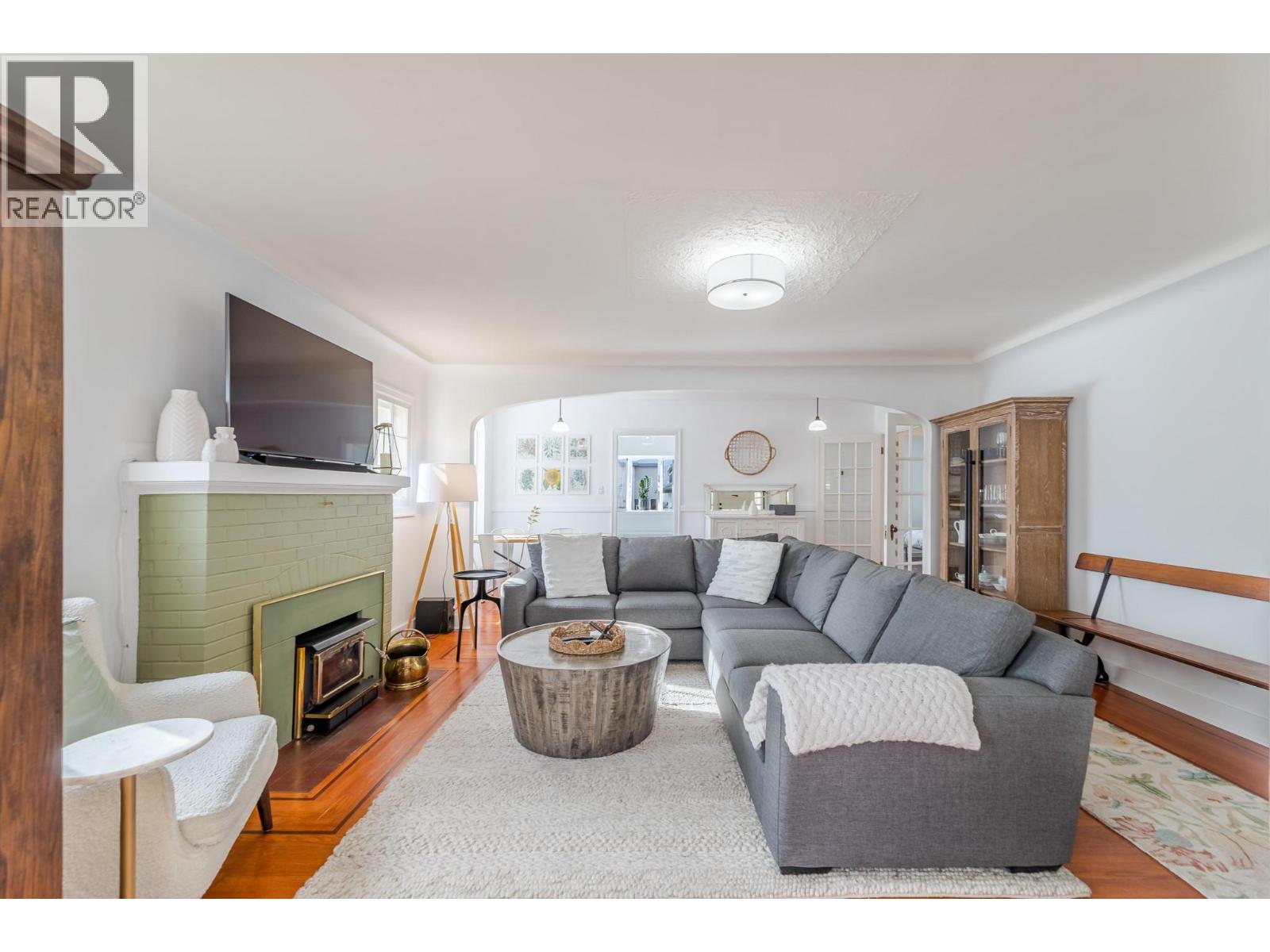 1027 Government Street