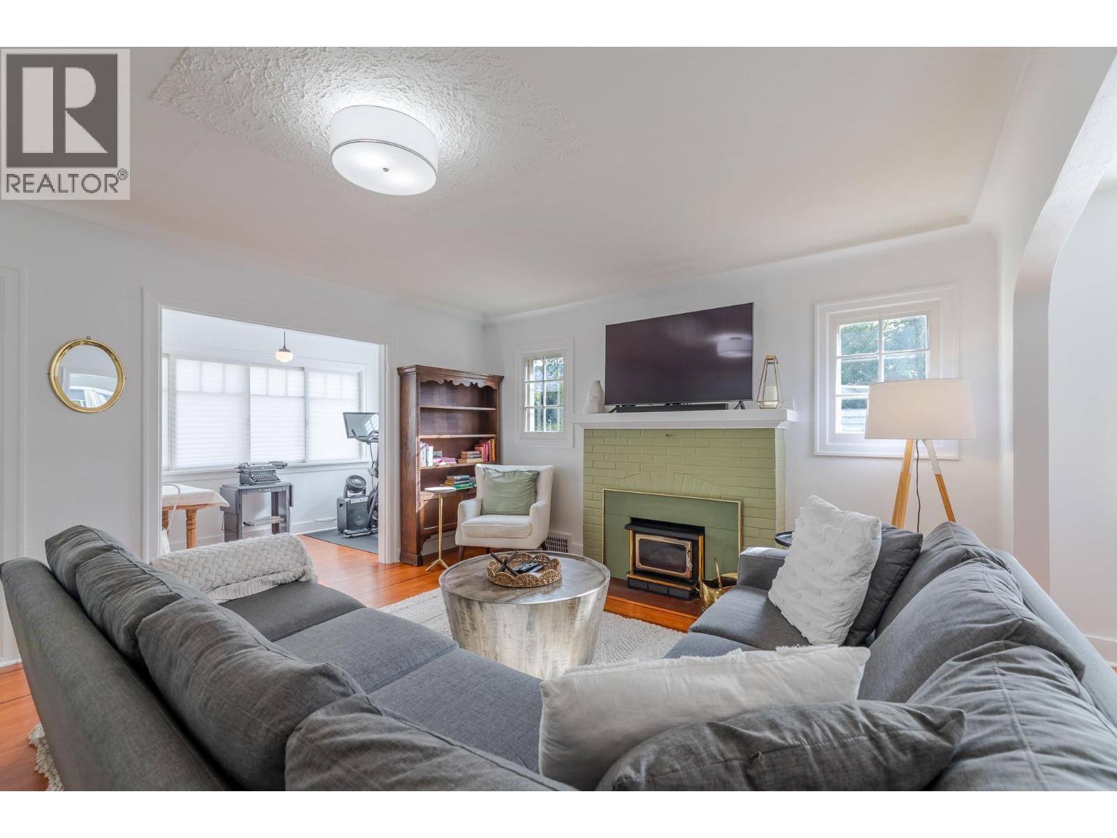 1027 Government Street