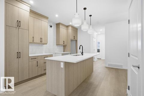 3763 ERLANGER DR NW Edmonton AB T6M1R9