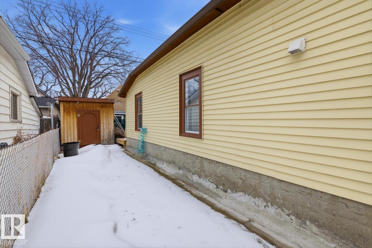 10927 93 ST NW NW