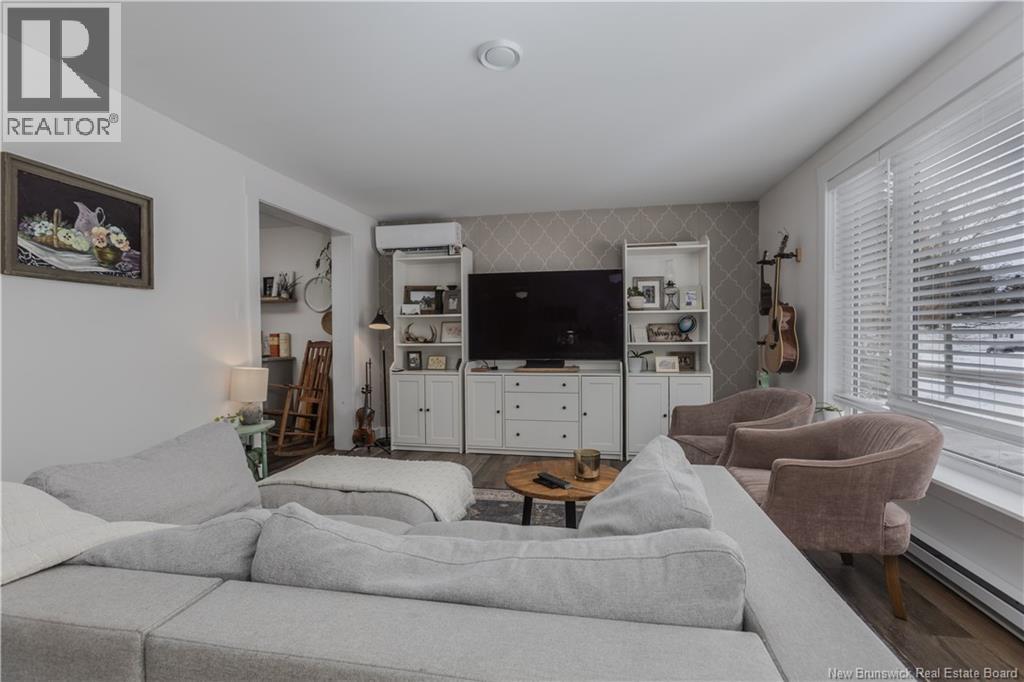21 Champlain - Photo 2