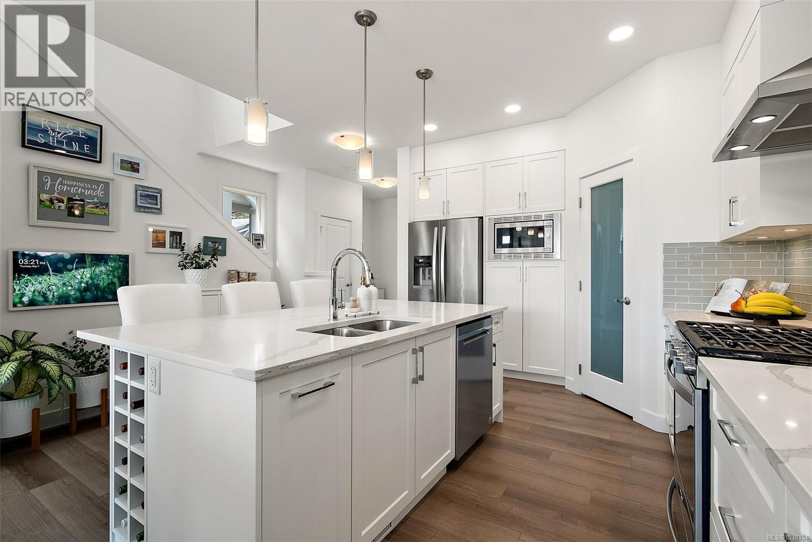220 Caspian Dr