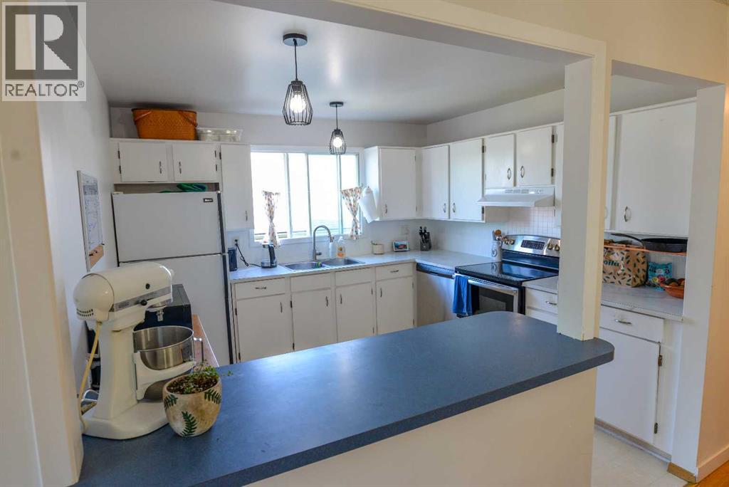 8416 Centre Street NE