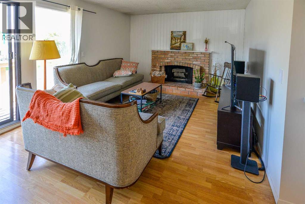 8416 Centre Street NE