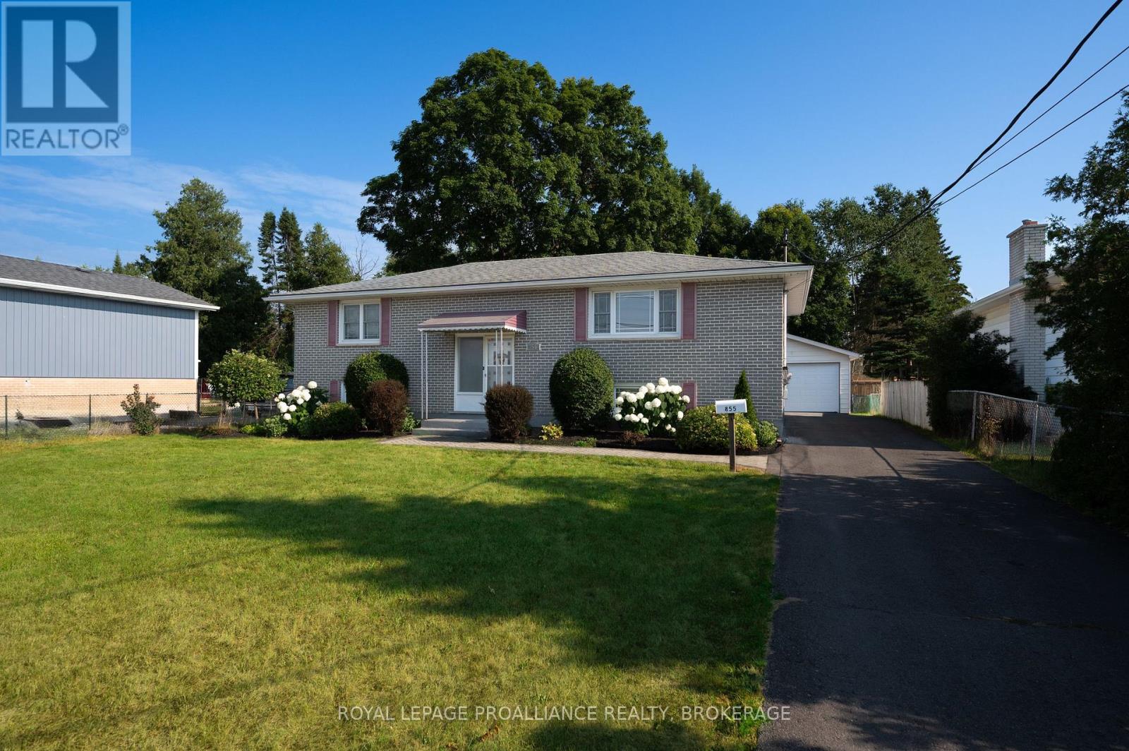 855 WOODBINE ROAD