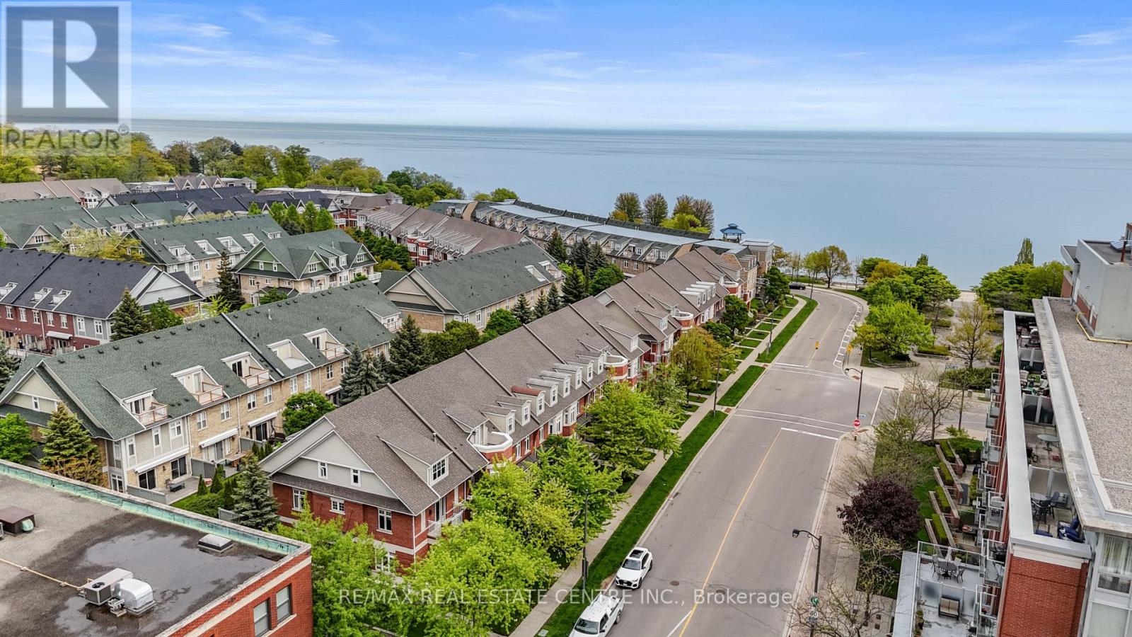 12 ST. LAWRENCE DRIVE