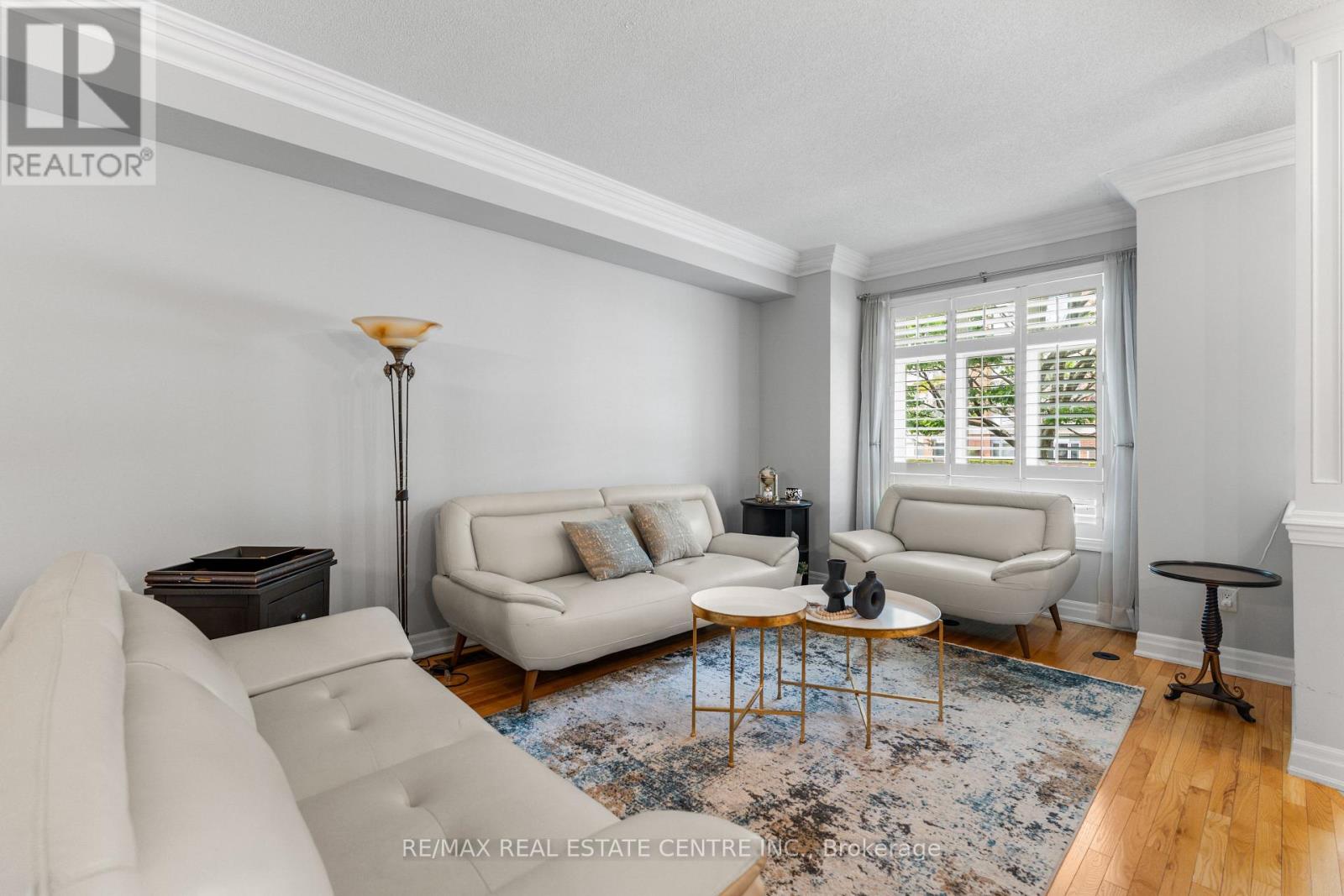 12 ST. LAWRENCE DRIVE