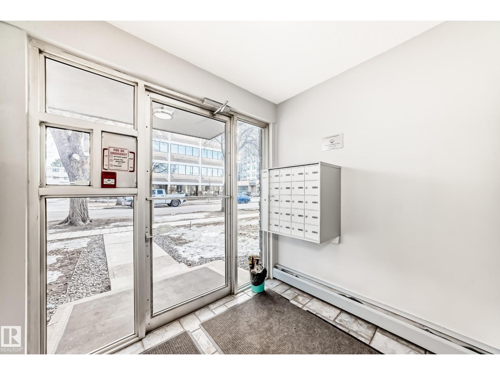 #302 10606 123 ST NW