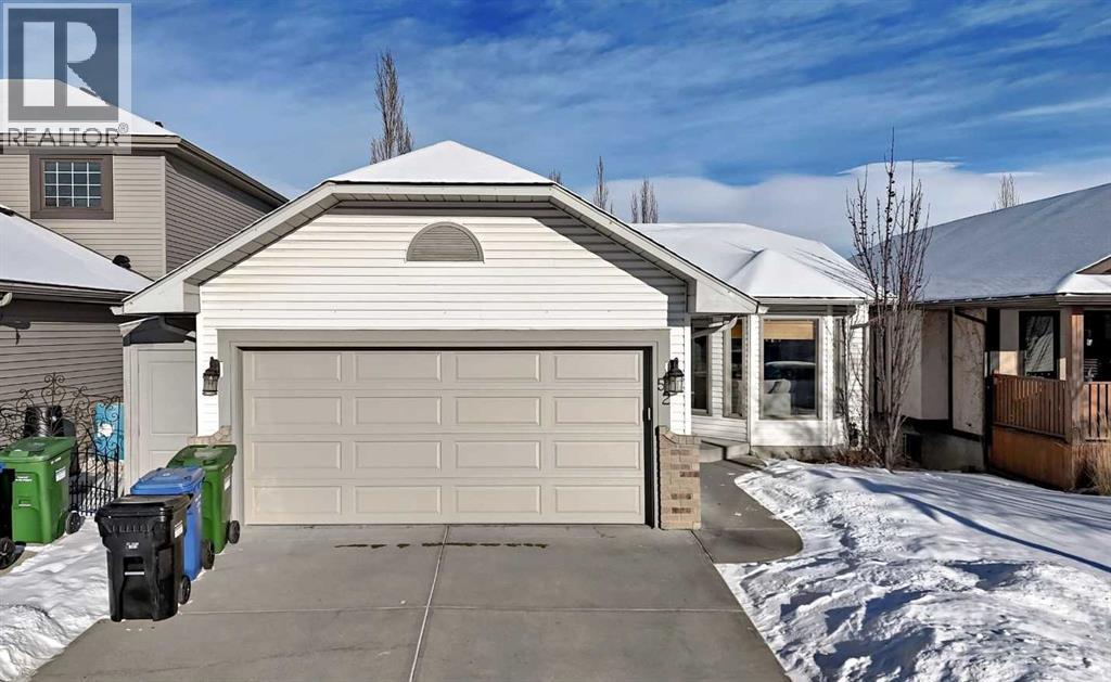 52 Hidden Vale Crescent NW