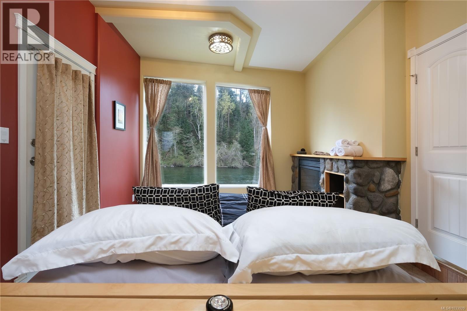 2420 Campbell River Rd