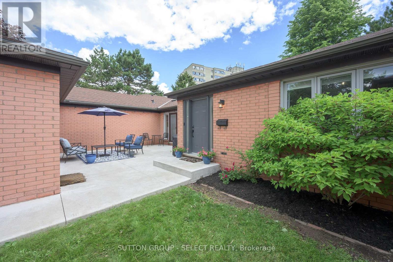 24 - 65 FIDDLERS GREEN ROAD