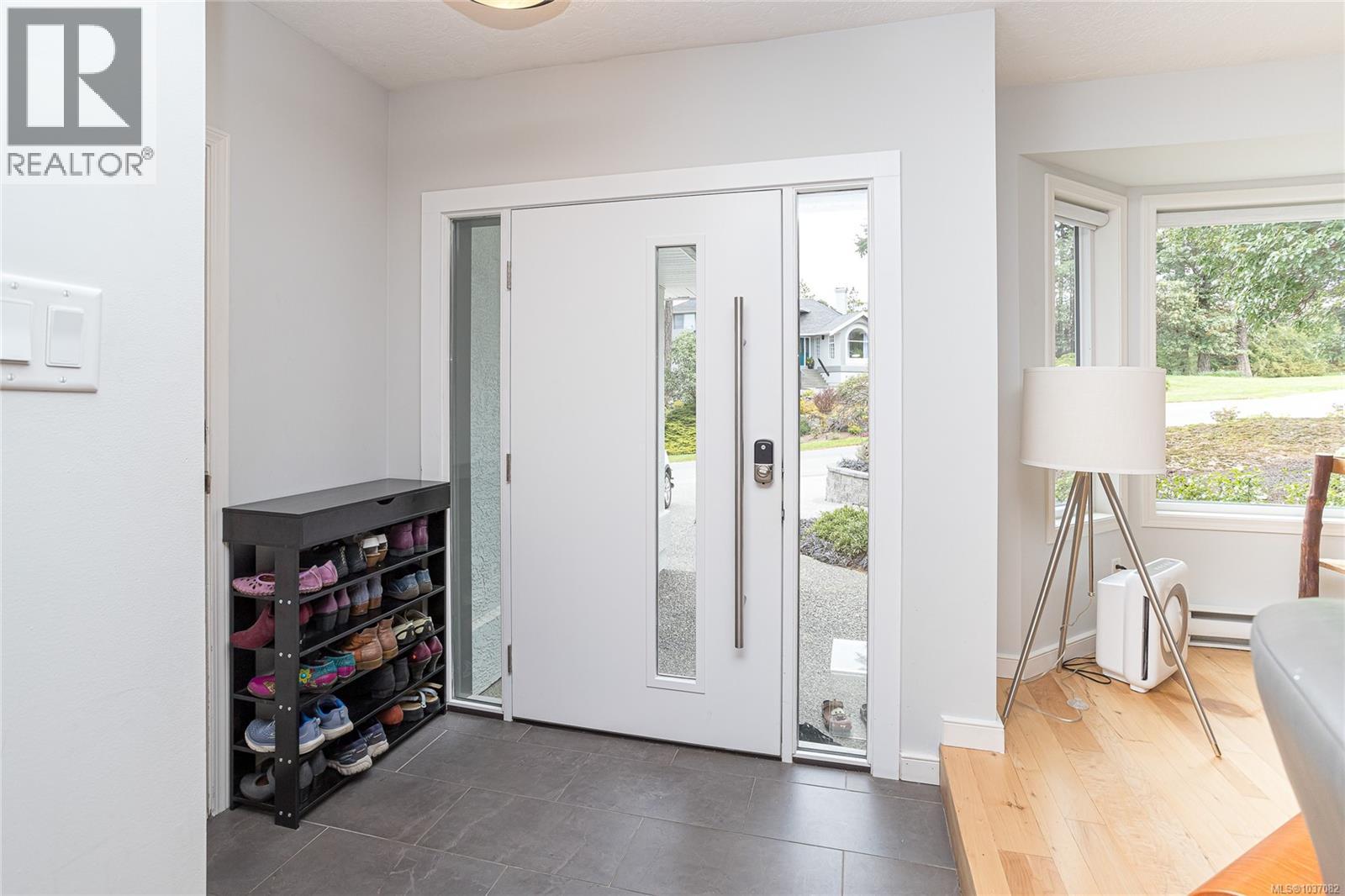 825 Bexhill Pl