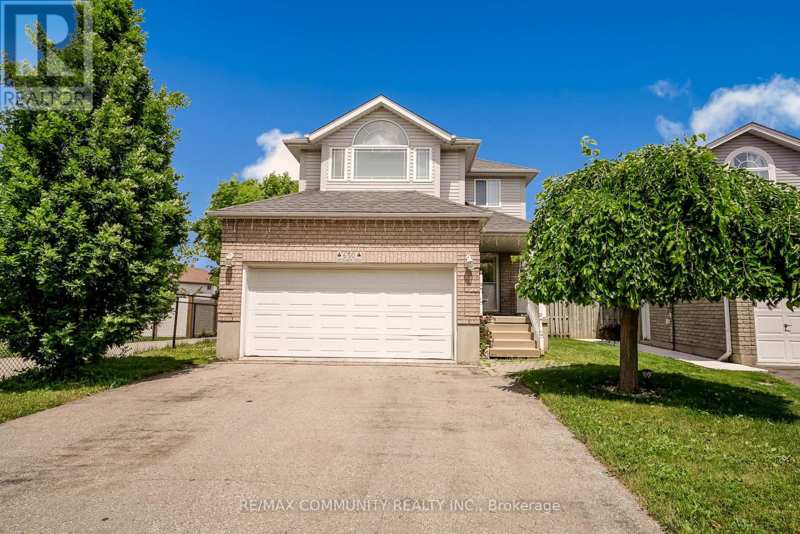 650 SPINNAKER CRESCENT
