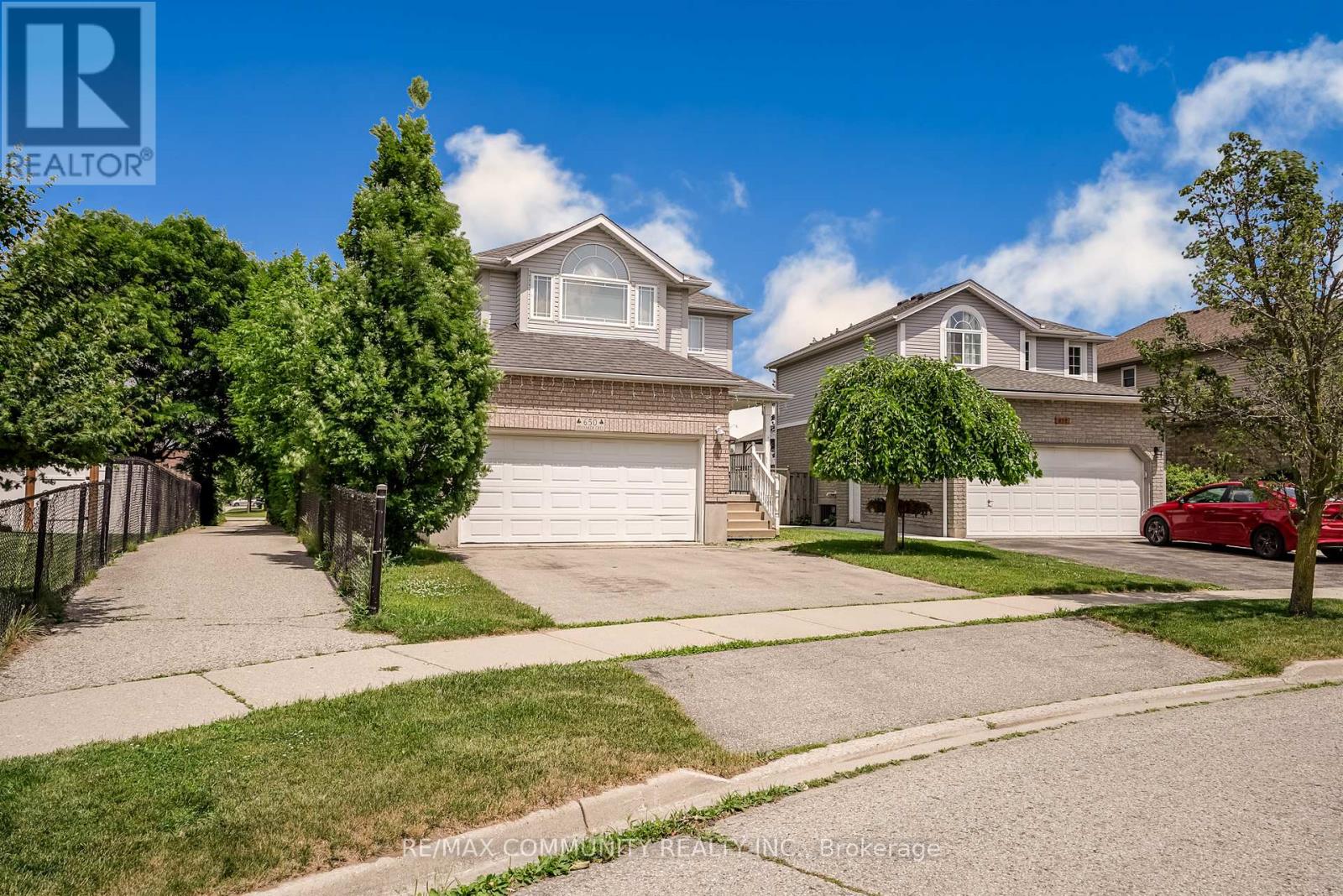 650 SPINNAKER CRESCENT