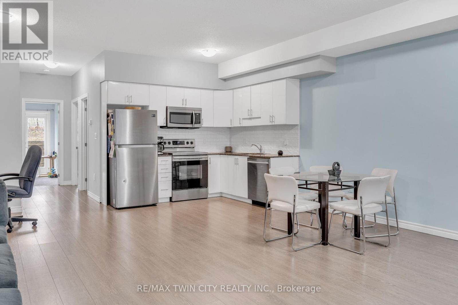 25 - 1430 HIGHLAND ROAD W