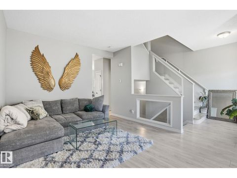 #52 13825 155 AV NW Edmonton AB T6V0B8